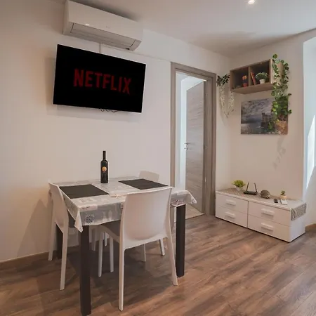 Largo Barriera Elegant *netflix+wifi* Lägenhet